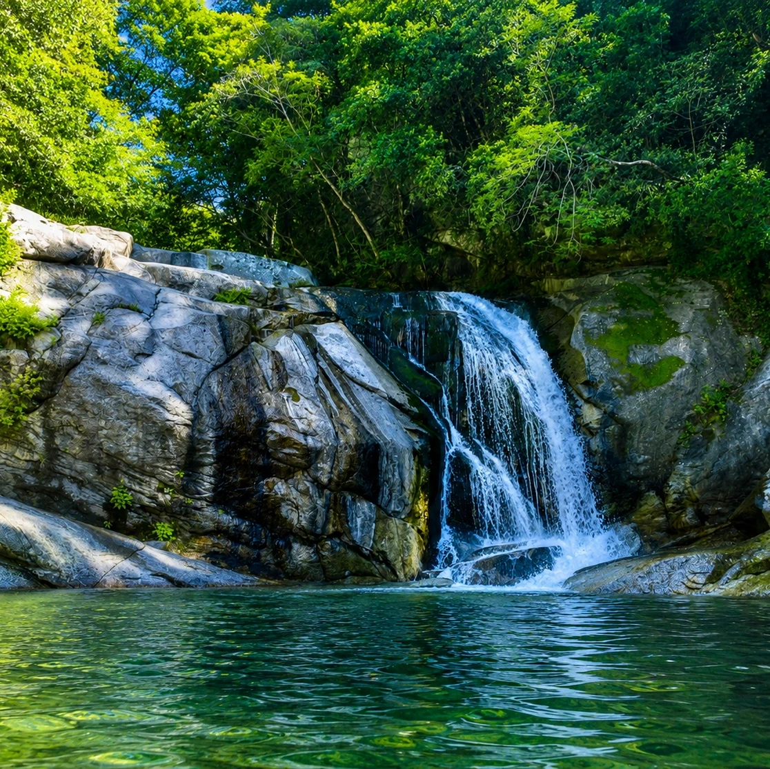 Cascade dans les environs de Zicavo en Corse